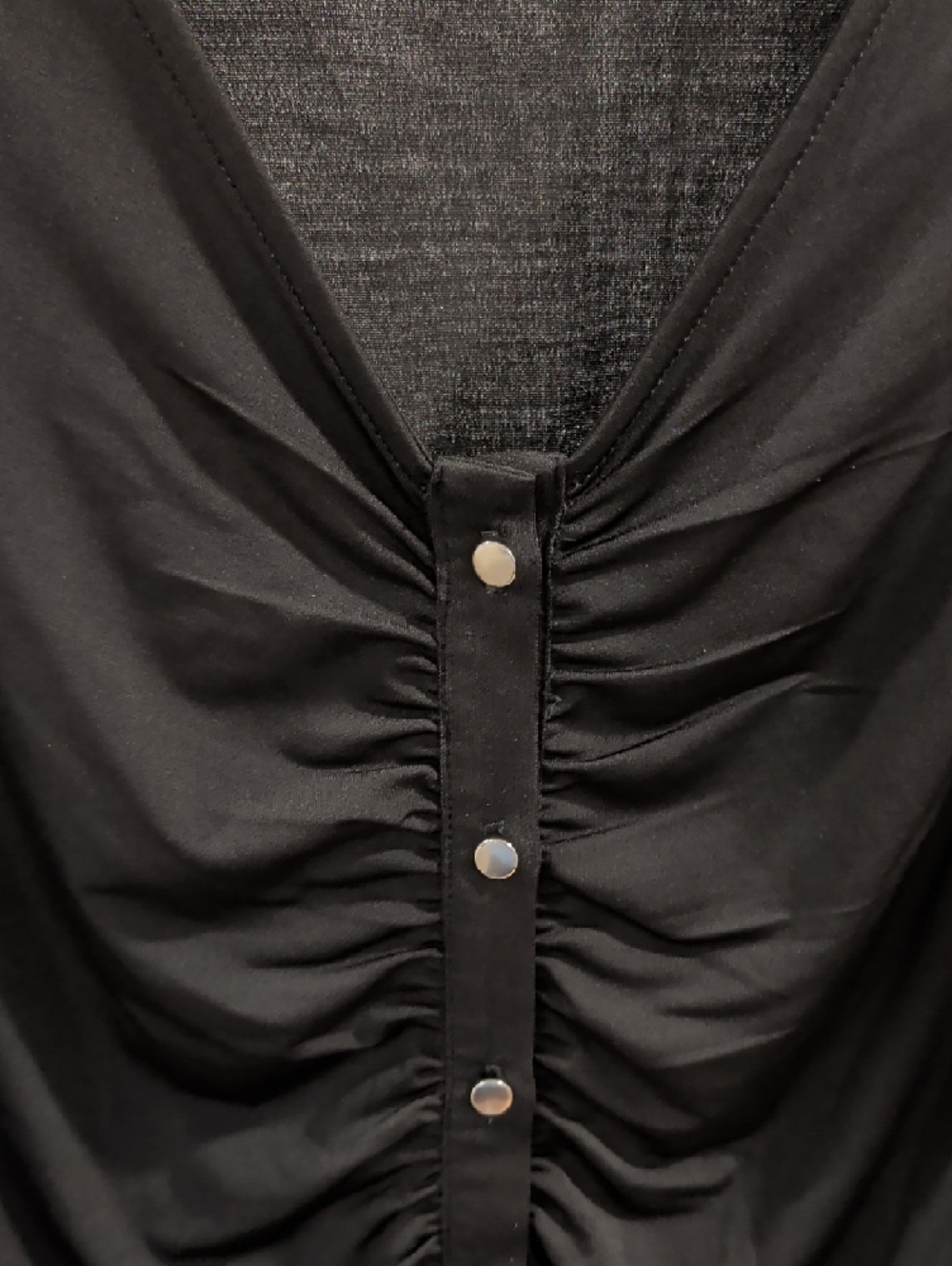 Black Long-Sleeve V-Neck Ruched Button Front Top - Picture 4 of 4
